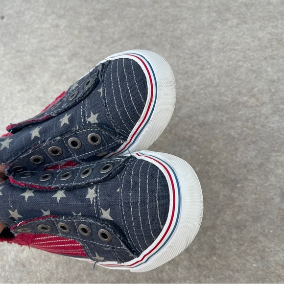 Blowfish Malibu Blue Red Stars American Linen Slip On Comfort Sneakers size 7.5 - Picture 9 of 13